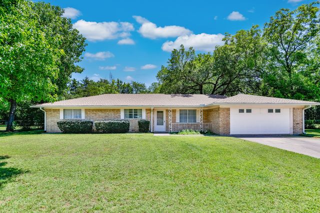 1904 Cypress Court, Gainesville, TX 76240