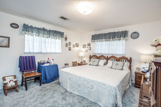 1904 Cypress Court, Gainesville, TX 76240
