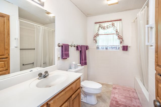 1904 Cypress Court, Gainesville, TX 76240