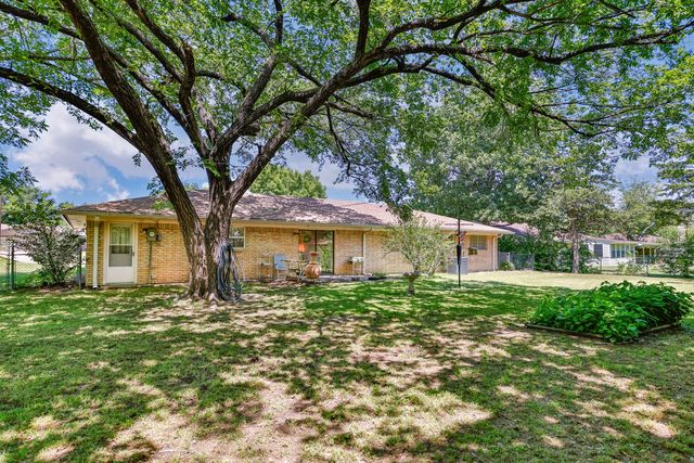1904 Cypress Court, Gainesville, TX 76240