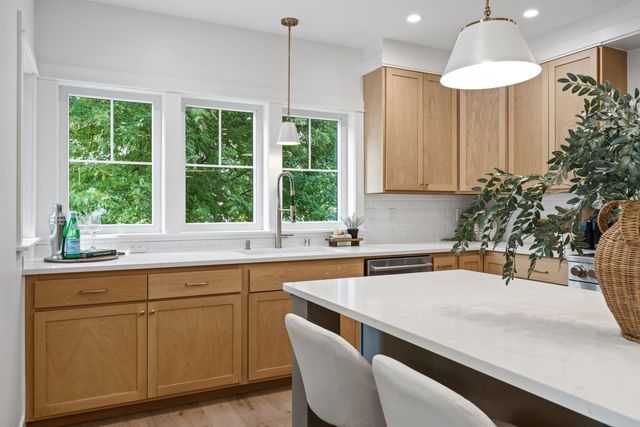 401 E 18TH Ave, Spokane, WA 99203