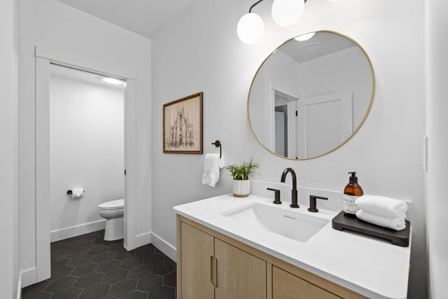 401 E 18TH Ave, Spokane, WA 99203