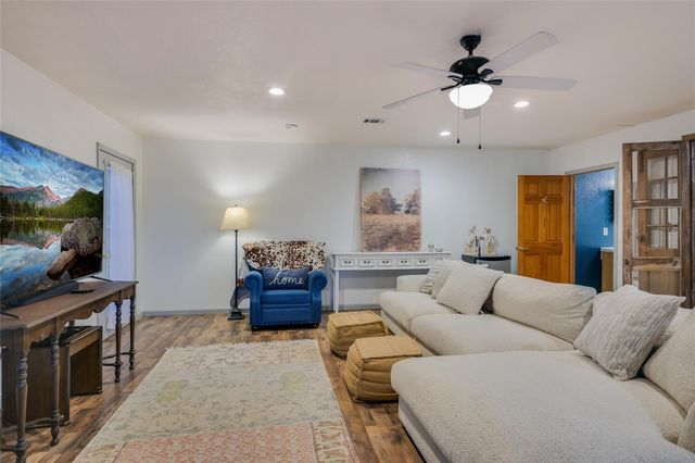 1100 GREEN ACRES DR, Wimberley, TX 78676