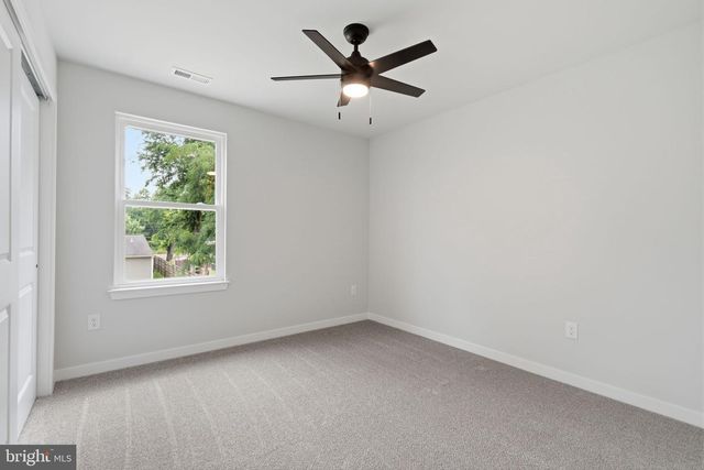 533 PARK AVE, Bristol, PA 19007