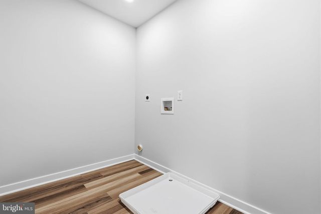 533 PARK AVE, Bristol, PA 19007