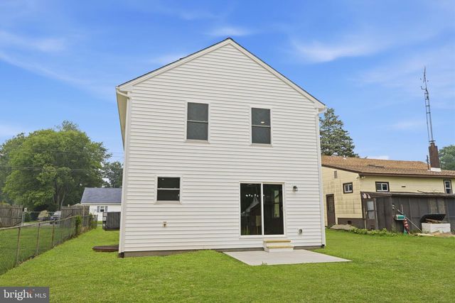 533 PARK AVE, Bristol, PA 19007