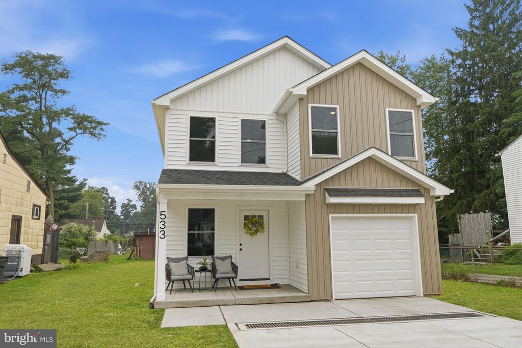 533 PARK AVE, Bristol, PA 19007