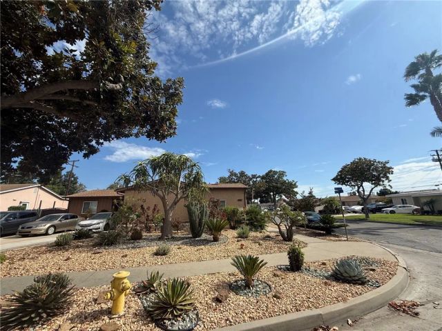 1622 W Hill, Fullerton, CA 92833