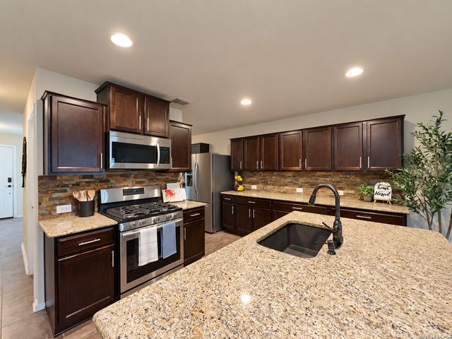 12207 Bening Vly, Schertz, TX 78154