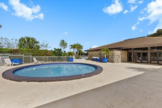 7120 SW 112th Ave, Miami, FL 33173