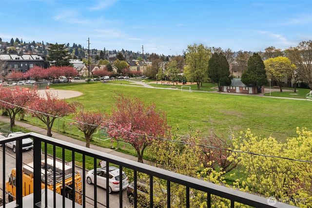 942 NW 54th Street, Seattle, WA 98107