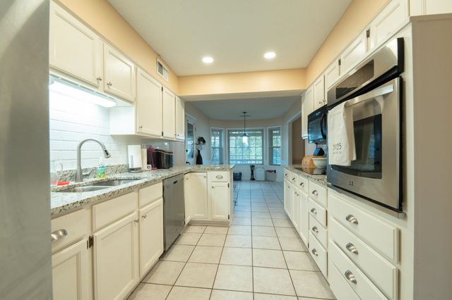 5992 DIPLOMAT PL, Bartlett, TN 38134