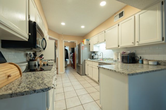 5992 DIPLOMAT PL, Bartlett, TN 38134