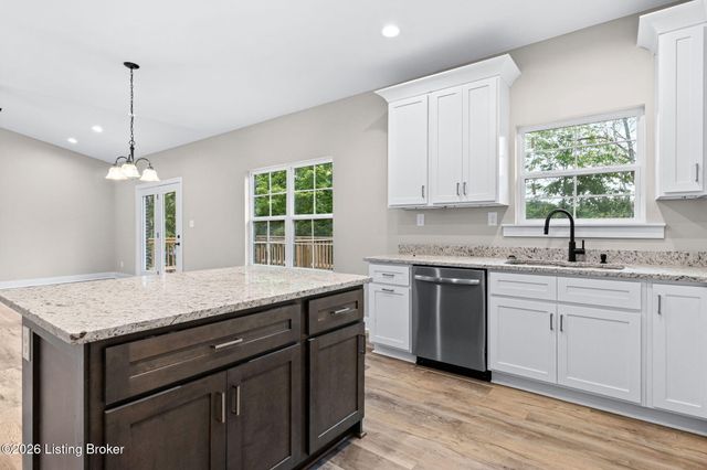 4410 Stone Wynde Dr, Louisville, KY 40272
