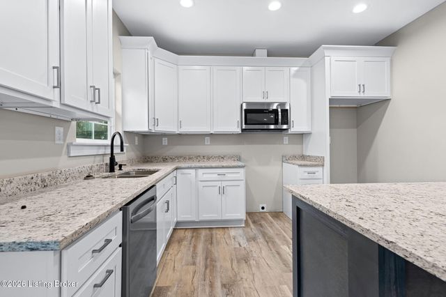 4410 Stone Wynde Dr, Louisville, KY 40272