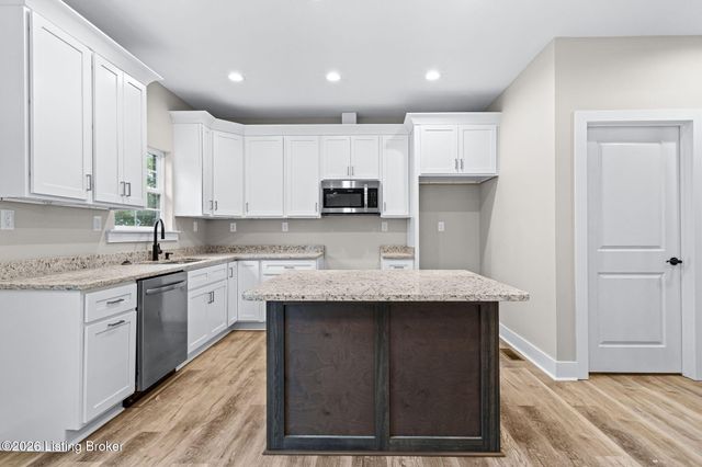 4410 Stone Wynde Dr, Louisville, KY 40272
