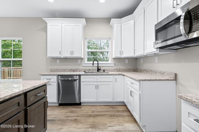 4410 Stone Wynde Dr, Louisville, KY 40272