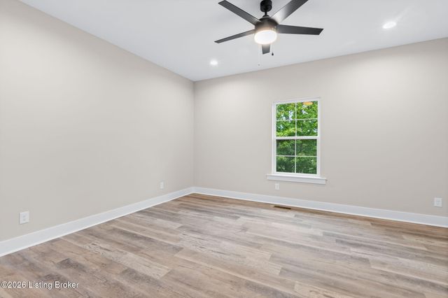 4410 Stone Wynde Dr, Louisville, KY 40272