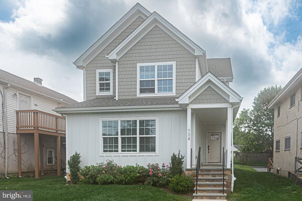 207 2ND AVE, Newtown Square, PA 19073