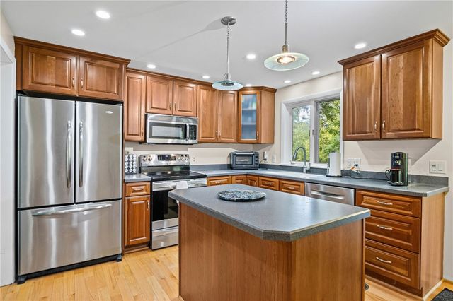 32 Framingham Lane, Pittsford, NY 14534