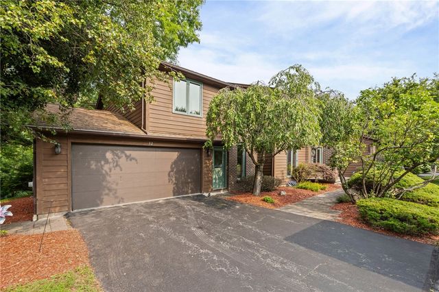 32 Framingham Lane, Pittsford, NY 14534
