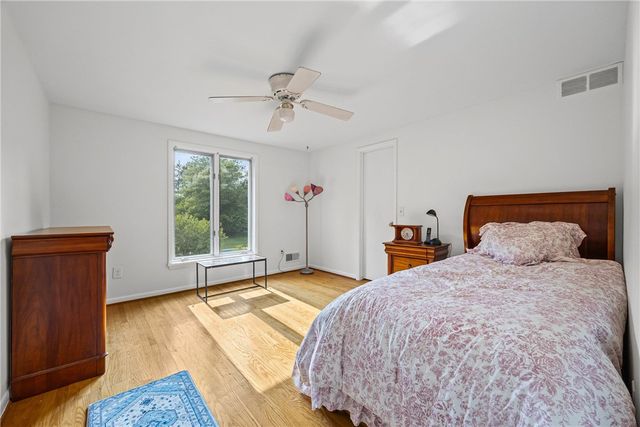 32 Framingham Lane, Pittsford, NY 14534