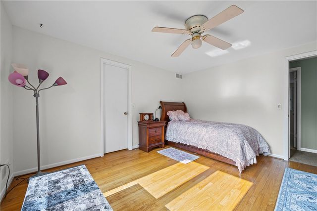 32 Framingham Lane, Pittsford, NY 14534