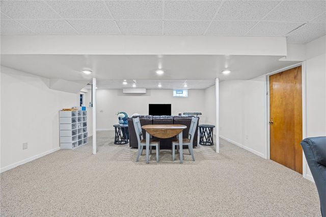 32 Framingham Lane, Pittsford, NY 14534