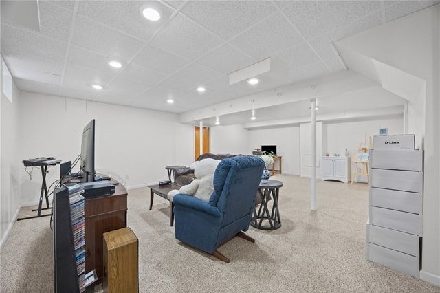 32 Framingham Lane, Pittsford, NY 14534