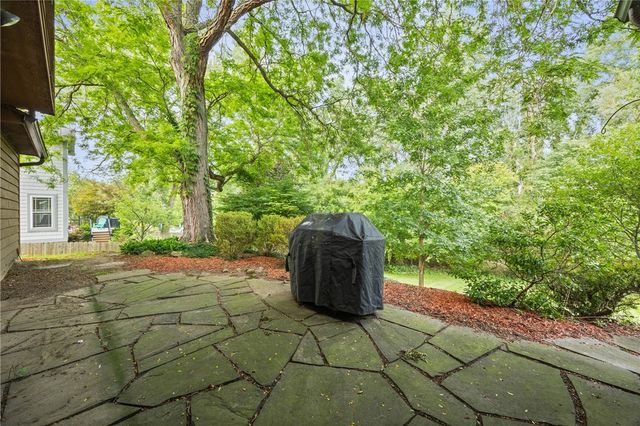 32 Framingham Lane, Pittsford, NY 14534