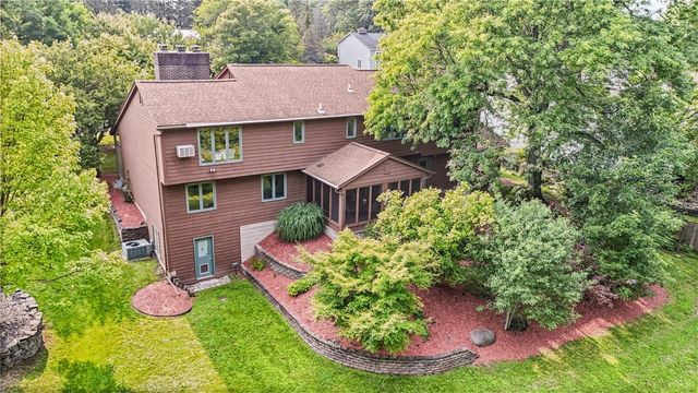32 Framingham Lane, Pittsford, NY 14534