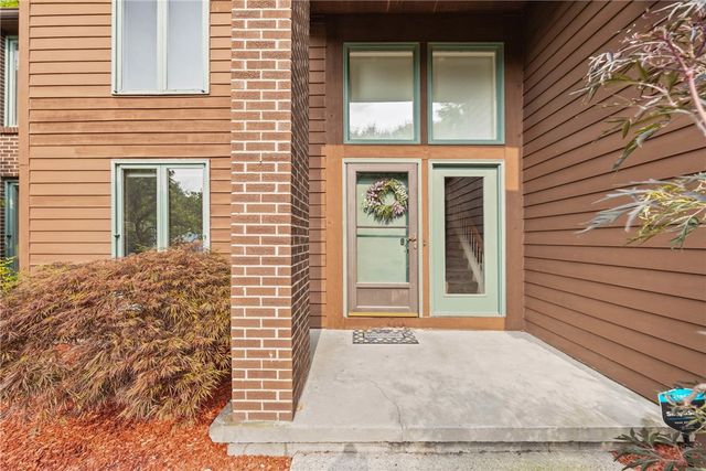 32 Framingham Lane, Pittsford, NY 14534