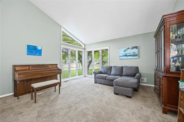 32 Framingham Lane, Pittsford, NY 14534