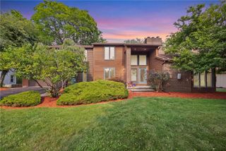 32 Framingham Lane, Pittsford, NY 14534