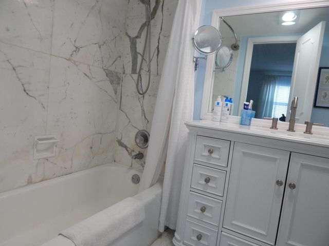 2829 NE 33rd Court 203, Fort Lauderdale, FL 33306