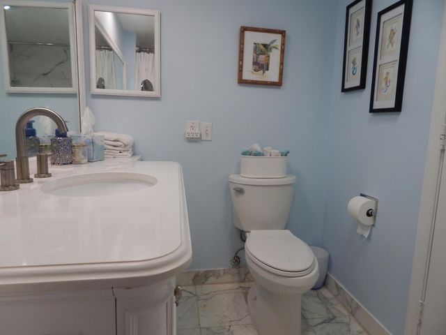 2829 NE 33rd Court 203, Fort Lauderdale, FL 33306