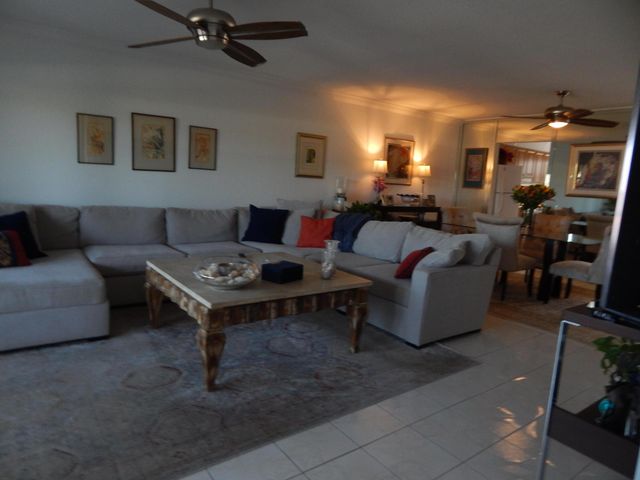 2829 NE 33rd Court 203, Fort Lauderdale, FL 33306