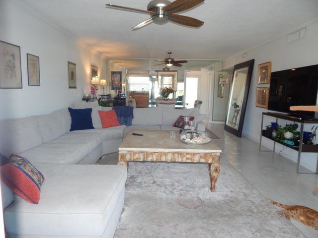 2829 NE 33rd Court 203, Fort Lauderdale, FL 33306