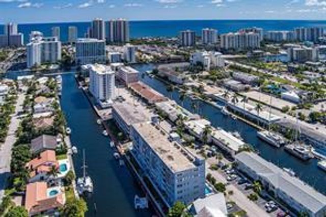 2829 NE 33rd Court 203, Fort Lauderdale, FL 33306