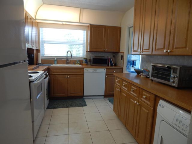 2829 NE 33rd Court 203, Fort Lauderdale, FL 33306