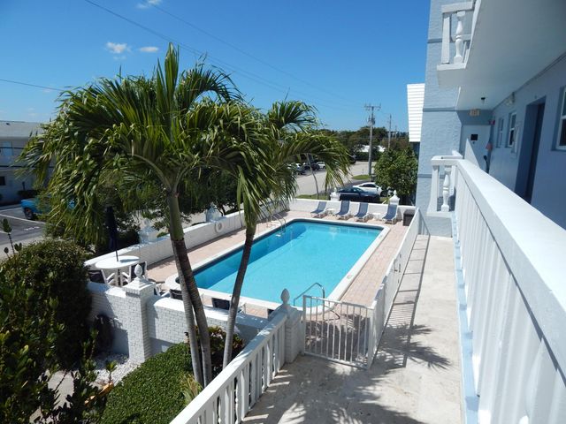 2829 NE 33rd Court 203, Fort Lauderdale, FL 33306