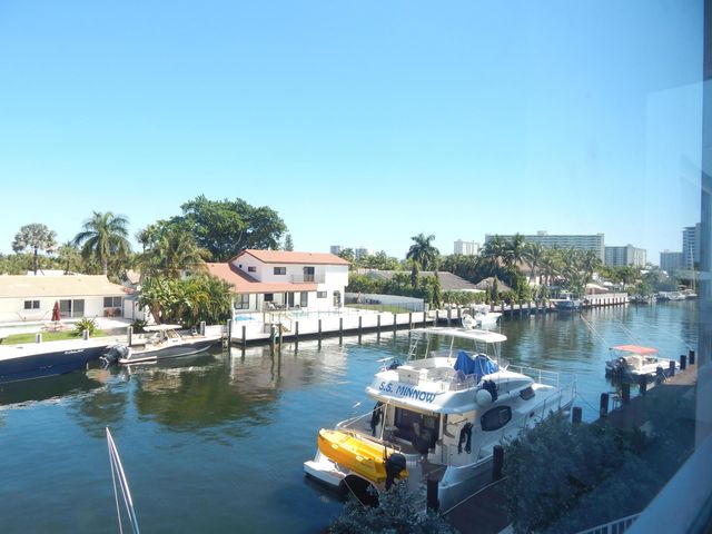 2829 NE 33rd Court 203, Fort Lauderdale, FL 33306