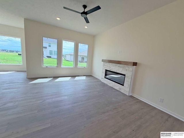7413 N 176th Avenue, Bennington, NE 68007