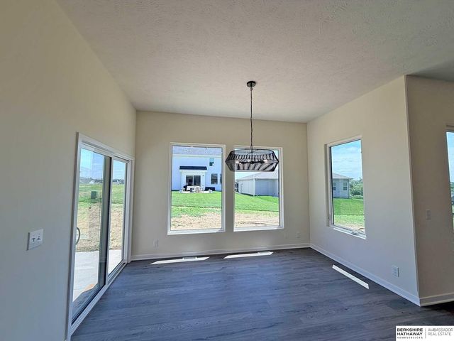 7413 N 176th Avenue, Bennington, NE 68007