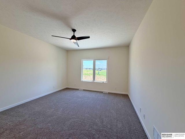 7413 N 176th Avenue, Bennington, NE 68007