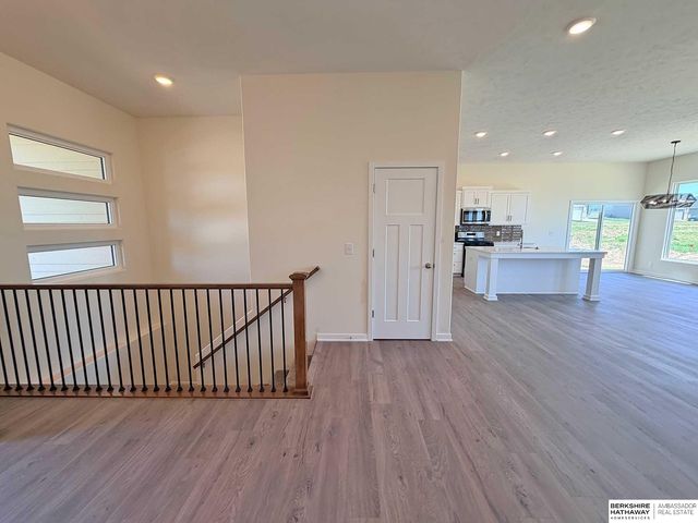 7413 N 176th Avenue, Bennington, NE 68007