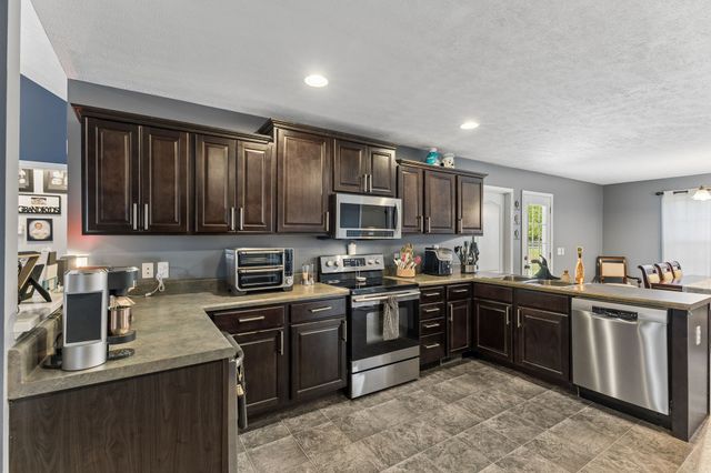 1361 Volunteer Ln, Lewisburg, TN 37091