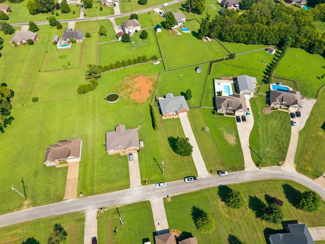 1361 Volunteer Ln, Lewisburg, TN 37091