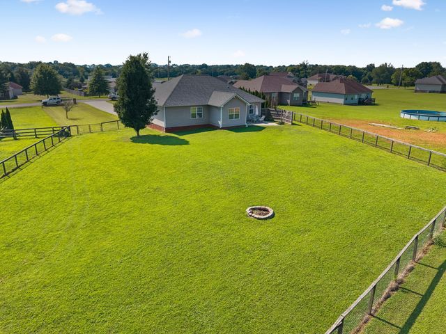 1361 Volunteer Ln, Lewisburg, TN 37091