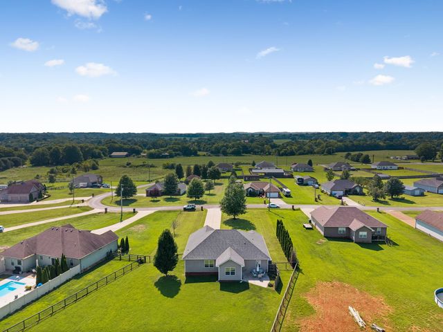 1361 Volunteer Ln, Lewisburg, TN 37091
